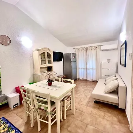 Domus Henricus -threeroom In 400 Meters From The Sea Porto Pollo