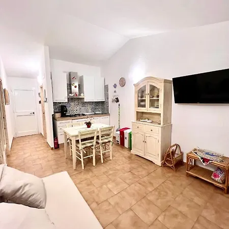 Domus Henricus -threeroom In 400 Meters From The Sea * Porto Pollo