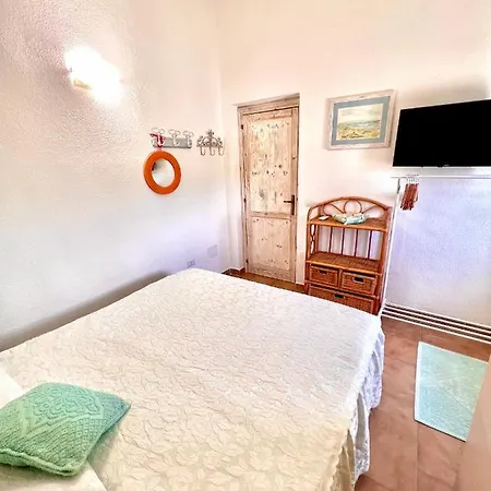 Domus Henricus -threeroom In 400 Meters From The Sea Apartment *