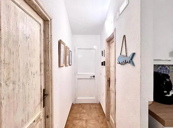 Domus Henricus -threeroom In 400 Meters From The Sea Apartman *