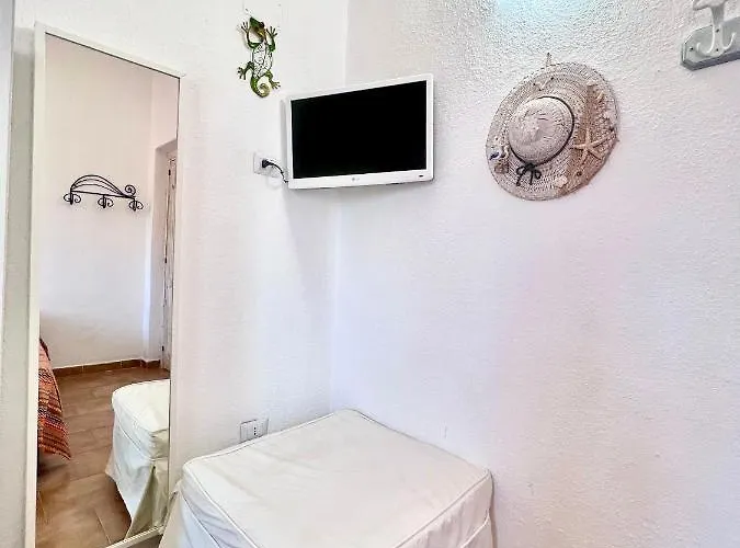 Domus Henricus -threeroom In 400 Meters From The Sea Apartman *
