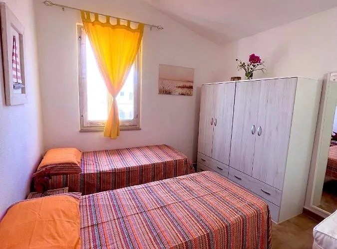 Domus Henricus -threeroom In 400 Meters From The Sea * Porto Pollo